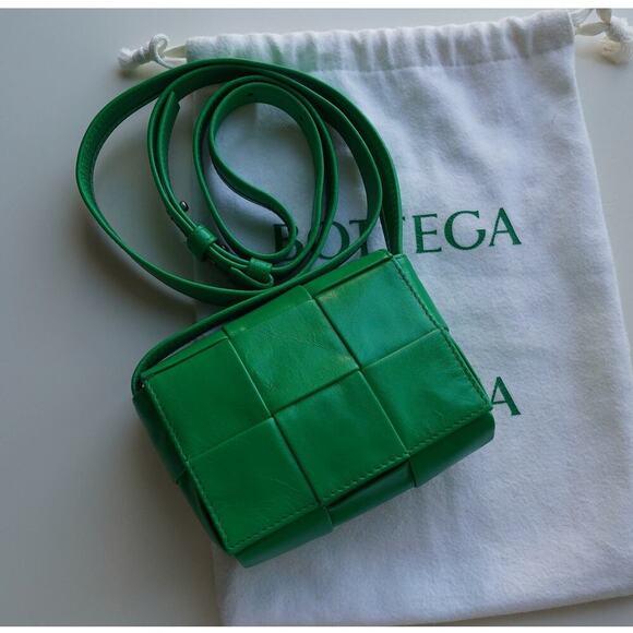 Bottega Veneta Handbags - Bottega Veneta Cassette Crossbody Bag Maxi Intrecciato Leather Mini (Green)